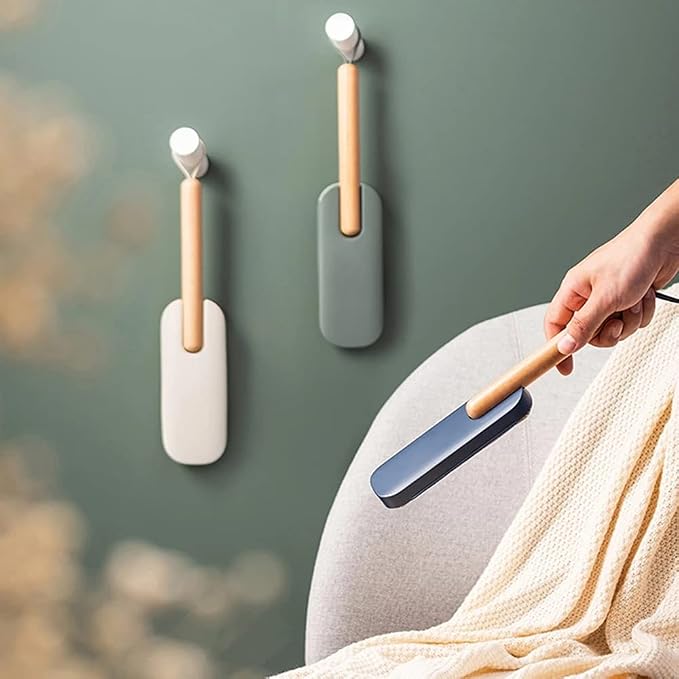 Electrostatic Lint Remover Handheld Hair Removal Brush Household Bedroom Clean Dust Reusable Sofa Clothes Self-Cleaning Sticking(Blue-As Shown)