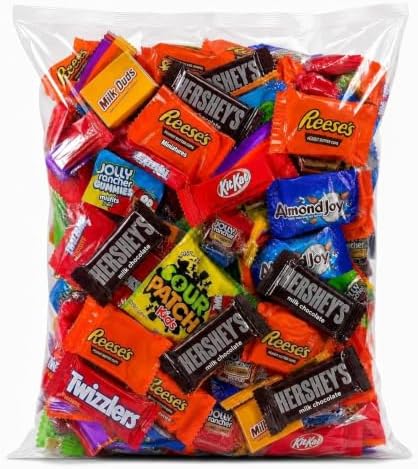 Chocolate and Candy Variety Pack - 2 LB Assorted Chocolate Candy Bulk - Bulk Candies Bag CandyMix - Individually Wrapped Candies and Chocolates - Variety CandyBag - Cold Pack Included