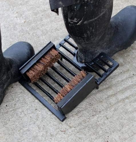 Esschert Design USA LH63 Boot Pull with Brush