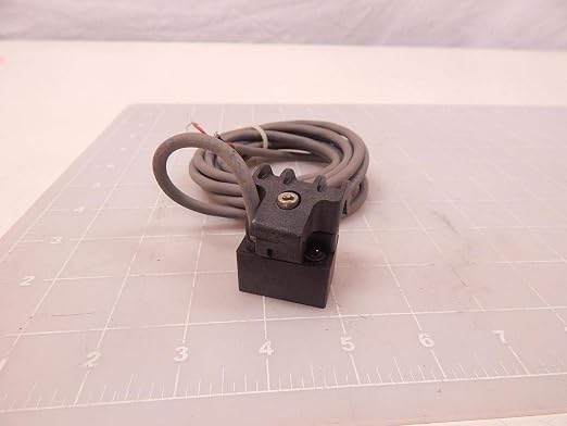 710-000-004 1 AMP, 240 VAC/DC, 2-Wire, 30 W, 7000 Series, CLAMP Style, LED, NO SPST, Reed Switch, Standard Cable Connector Style