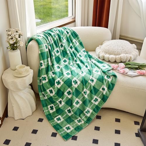 Elegant Comfort Luxury Velvet Super Soft Irish Green Clover Shamrock Print Fleece Blanket-St Patricks Day Theme Décor Fuzzy Warm and Cozy Throws for Couch and Gift, 50 x 60 inch, Lucky Plaid Clover