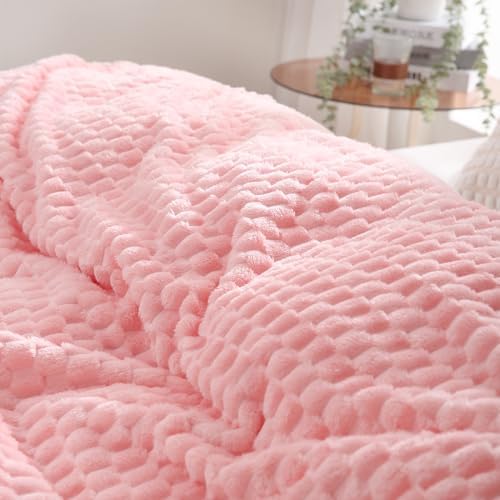 Light Pink Throw Blanket 50"×70" Gifts for Mom Fuzzy 3D Jacquard Decorative