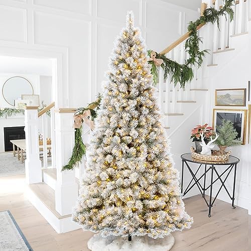Glitzhome 9ft Pre-Lit Snow Flocked Artificial Pine Christmas Tree, Hinged Holiday Christmas Tree with 900 Warm White Lights for Home, Office, Party Decoration