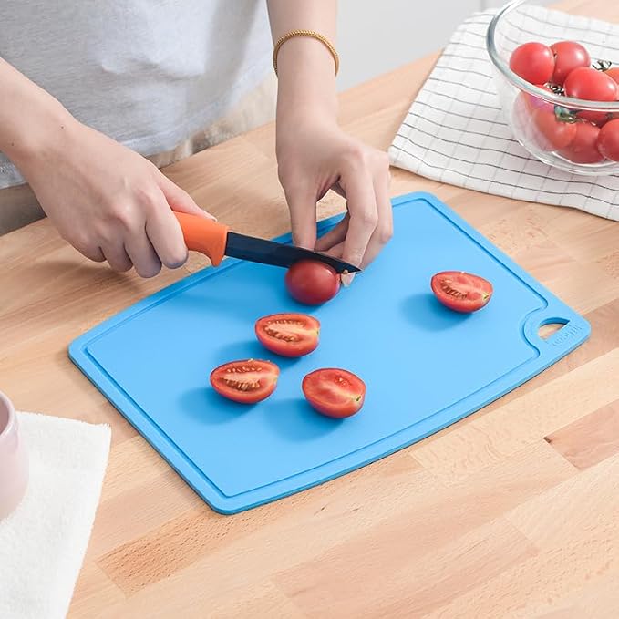 Thick Silicone Cutting Board 12.6'' x 9.1'' Foldable & Flexible Design Juice Grooves Easy Grip Handle Dishwasher Safe-Blue