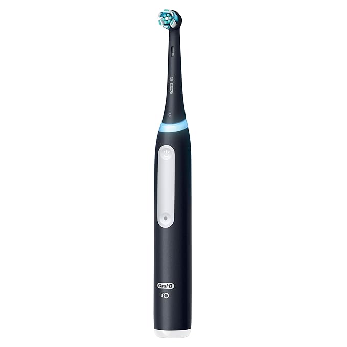 Oral-B Rechargeable Electric Toothbrush, iO3 Clean & Protect, 3 Cleaning Modes, Visual Pressure Sensor to Protect Gum, Black