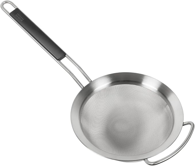 Kuhn Rikon Essential Large Strainer – Stainless Steel Fine Mesh for Sieving, Draining & Blanching – Wide Rim for Stability