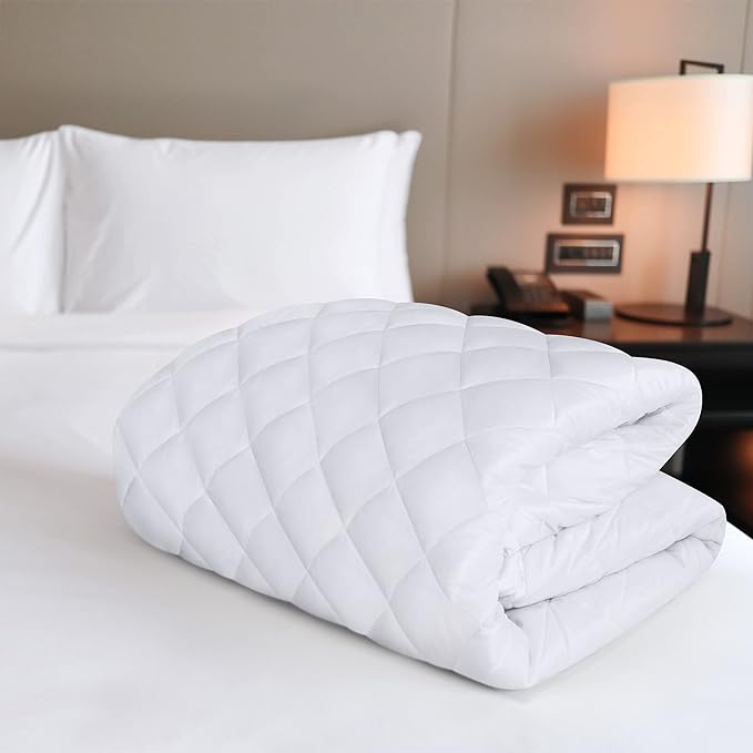 Quilted Fitted Mattress Pad, Full Mattress Protector Topper with Deep Pocket Stretches up to 16 Inches, Machine Washable Mattress Cover by Utopia Bedding (White)