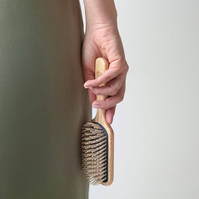 TEK | Rectangular Wooden Hair Brush Big with Short Rounded Teeth in Natural Ash Wood, Ideal for Detangling, Styling and Daily Care of Short to Medium-Lenght Hair | 22x6cm | Handmade in Italy