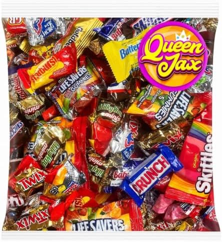 Chocolate and Candy Variety Pack - 5 LB Assorted Chocolates and Candies Bulk - Big Candy Bag Mix - Bulk Individually Wrapped Variety CandyBag - July 4th - Cold Pack Included