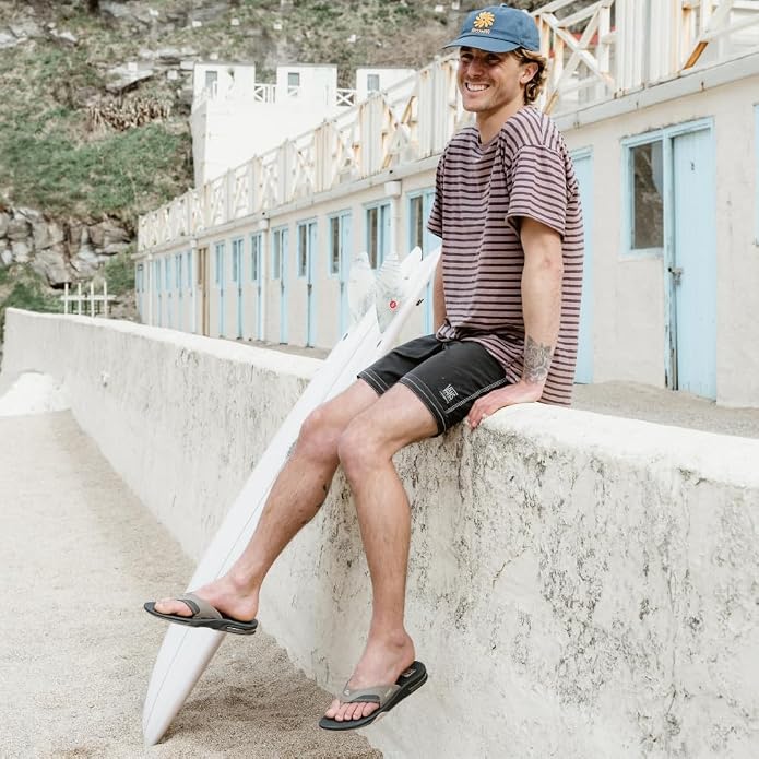 REEF Men's Fanning Bottle Opener Flip Flops