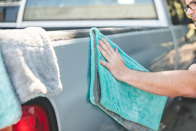 The Rag Company, The Liquid8r, Absorbent 70/30 Blend Microfiber Drying Towel for Cars, Trucks, and SUVs, Safe for Detailing, Scratch-Free, Twist Loop, 1100 GSM, 20x24 Inches, Aqua Blue/Grey