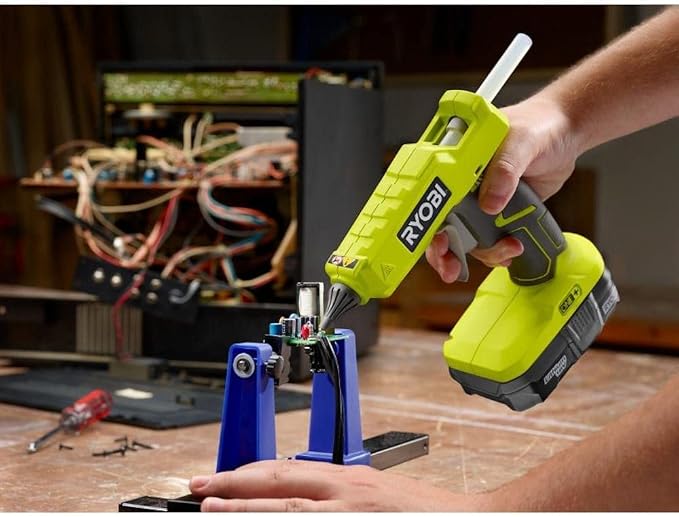 Ryobi 18-Volt ONE+ Cordless Full Size Glue Gun with Charger and 18-Volt ONE+ Lithium-Ion Battery (Bundle) | P305Kit