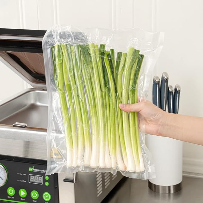 Restaurantware Vacuum Sealer Bags 14 x 12 Inch Pack of 100 Clear Plastic Disposable Storage Bags, Vacuum Sealer Carriers for Food Storage Microwavable, Freezable, Zipper Closure, Sous Vide Cooking