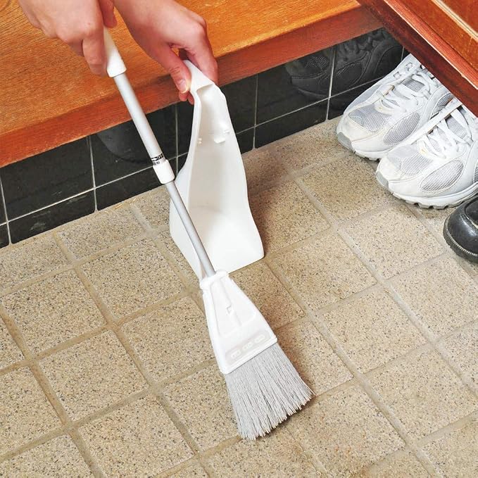 Azuma AZ190-ent Broom Dustpan Set, Petit Dustpan Set, for Entryway, Dustpan Width: Approx. 3.5 inches (9 cm), Total Length: Approx. 16.1-22.0 inches (41-56 cm), Flexible Spikes Even Fine Trash