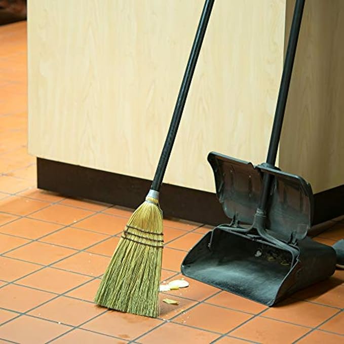 Rubbermaid Commercial Products Lobby Straw/Corn Broom Brown 38-Inch Indoor/Outdoor Broom for Courtyard/Garage/Lobby/Mall/Office