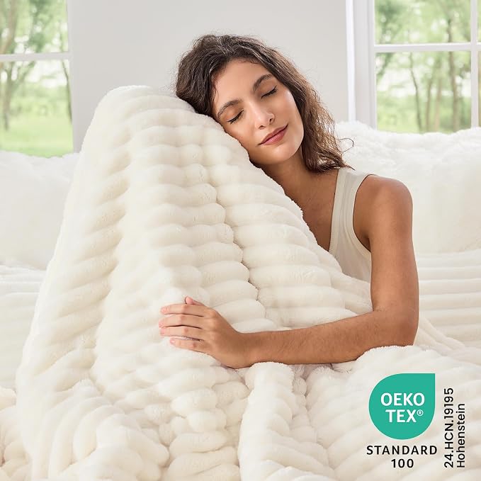 Sasttie Full Comforter Set 3 Pieces - Super Soft Fleece Comforters Full Size, 1 Luxury Warm Fuzzy Marshmallow Comforter with 2 Pillow Cases, Faux Fur Down Alternative Bedding Set, Cream White