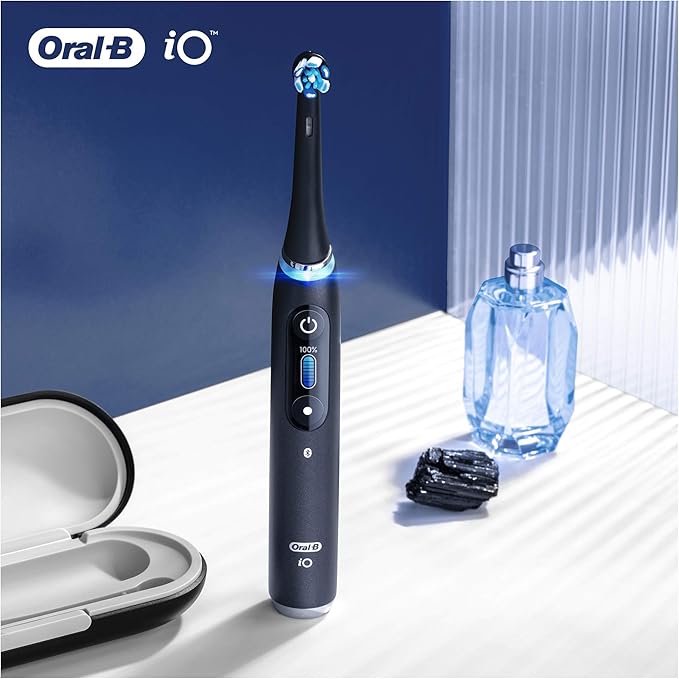 Oral-B iO Ultimate Clean Electric Toothbrush Head, Twisted & Angled Bristles for Deeper Plaque Removal, Pack of 4, Suitable for Mailbox, Black