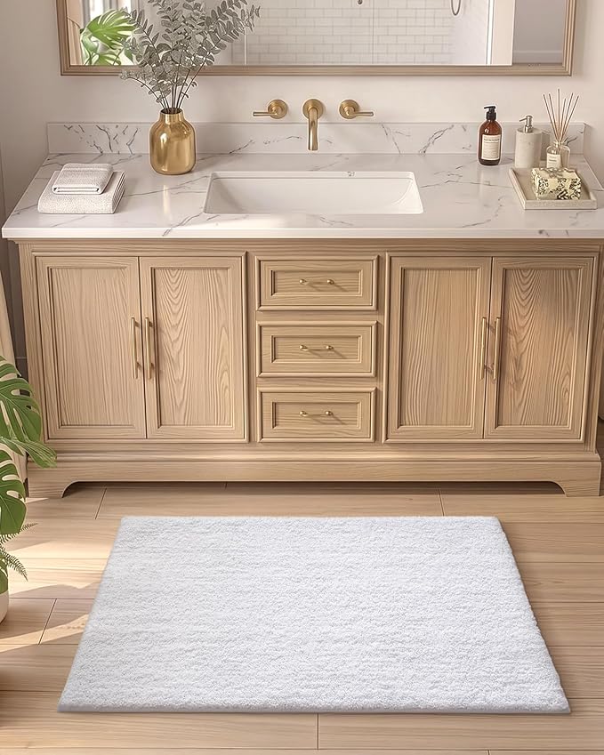 Color&Geometry Small Bath Mats for Bathroom, 16"x24" White Bathroom Rugs, Non Slip, Absorbent, Soft, Washable, Microfiber Bathmat Shower Mat Outside Shower