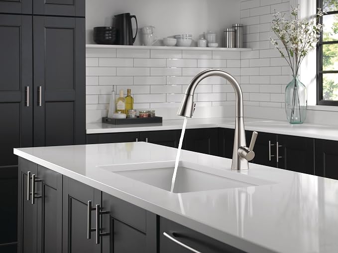 Delta Faucet Lenta Brushed Nickel Kitchen Faucet, Soap Dispenser Included, Kitchen Sink Faucet, Faucet for Kitchen Sink, Magnetic Docking Spray Head, SpotShield Stainless 1982Z-SP-DST