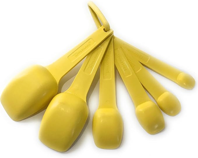 Tupperware Measuring Spoons with Ring Holder Yellow