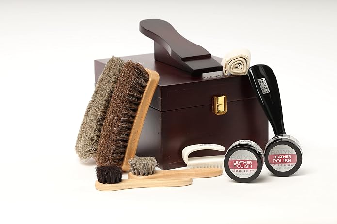 Cedar Shoe Shine Kit for Leather Footwear - Gift Set Size: One Size Brown/Black