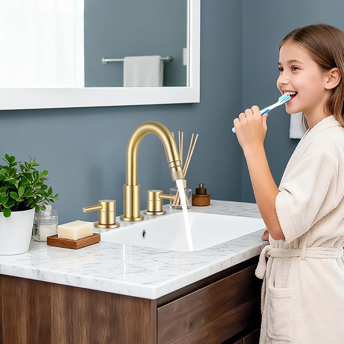 Brushed Gold Bathroom Faucet 3 Hole with Pull Out Sprayer, 8 inch Widespread Bathroom Faucets with Pop Up Drain, Bathroom Sink Faucet with 360° Swivel Spout, 2 Handle Vanity Faucet