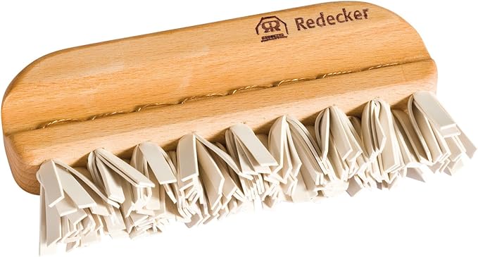 Redecker Natural Lint Brush with Oiled Beechwood, 5-1/4 inches, Easy to Clean Rubber Bristles Effectively Attract and Trap Hair, Made in Germany
