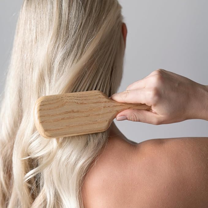 TEK | Rectangular Wooden Hair Brush Big with Short Rounded Teeth in Natural Ash Wood, Ideal for Detangling, Styling and Daily Care of Short to Medium-Lenght Hair | 22x6cm | Handmade in Italy