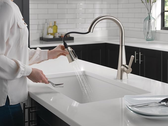 Delta Faucet Lenta Brushed Nickel Kitchen Faucet, Soap Dispenser Included, Kitchen Sink Faucet, Faucet for Kitchen Sink, Magnetic Docking Spray Head, SpotShield Stainless 1982Z-SP-DST