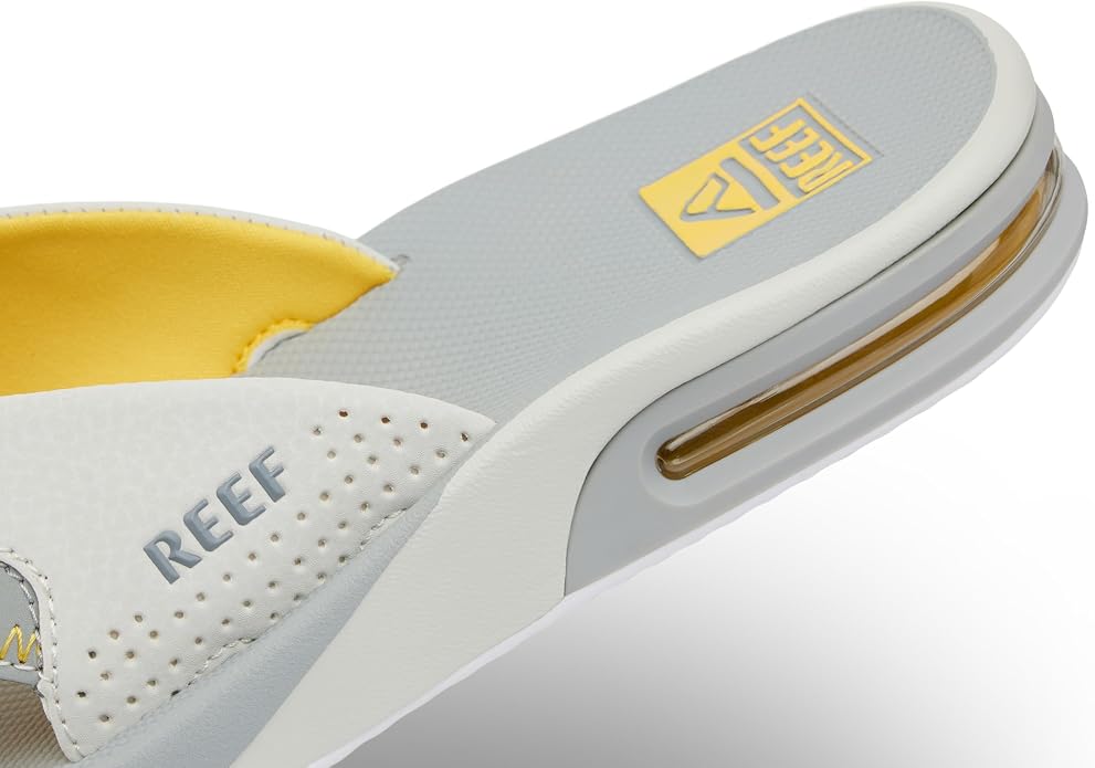 REEF Men's Fanning Bottle Opener Flip Flops