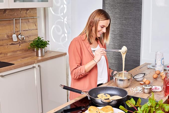 Rösle Stainless Steel Kitchen Strainer, Fine Mesh, 7.9 Inch with Round Handle - Precision Straining for Culinary Perfection