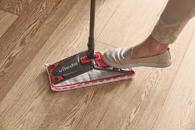 Vileda Ultramax Floor Mop Complete Set, Sensitive Cover Including 2 Replacement Covers and Bucket with Power Press, Mop with Handle, for Sensitive Floors, Handle Length 75-130 cm, Eco Packaging