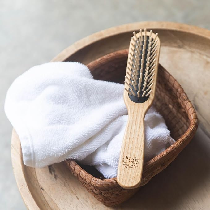 TEK | Rectangular Wooden Hair Brush with Short Rounded Teeth in Natural Ash Wood, Ideal for Detangling, Styling and Daily Care of Short Hair | 22x4cm | Handmade in Italy