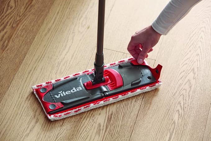 Vileda Ultramax Floor Mop Complete Set, Sensitive Cover Including 2 Replacement Covers and Bucket with Power Press, Mop with Handle, for Sensitive Floors, Handle Length 75-130 cm, Eco Packaging