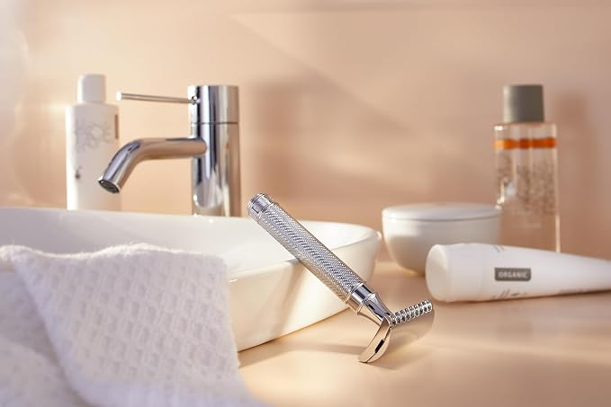 MÜHLE R 89 Shaving Set 5 Pieces - Safety Razor with Closed Comb Chrome-Plated Metal Blade, Cream, Cloth - Silver