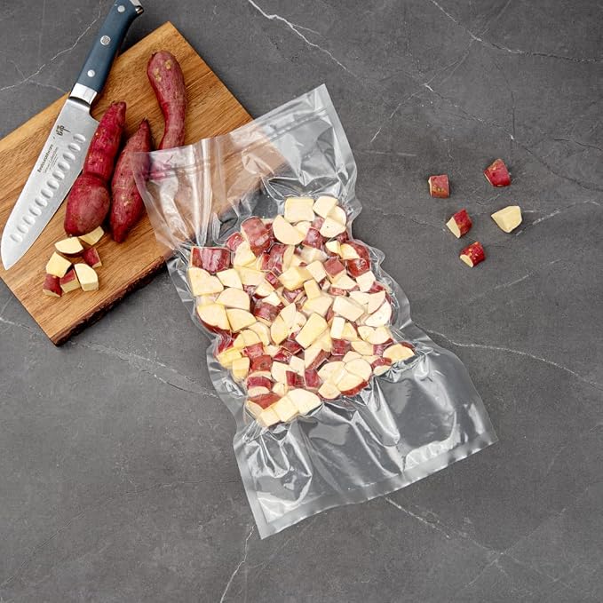 Restaurantware Fresh Hero 18 x 10 Inch Vacuum Sealer Bags, 1000 Food Storage Bags - 3 mil Thick, Microwavable, Clear Plastic Sous Vide Bags, Freezable, For Storing Food Or Sous Vide Cooking