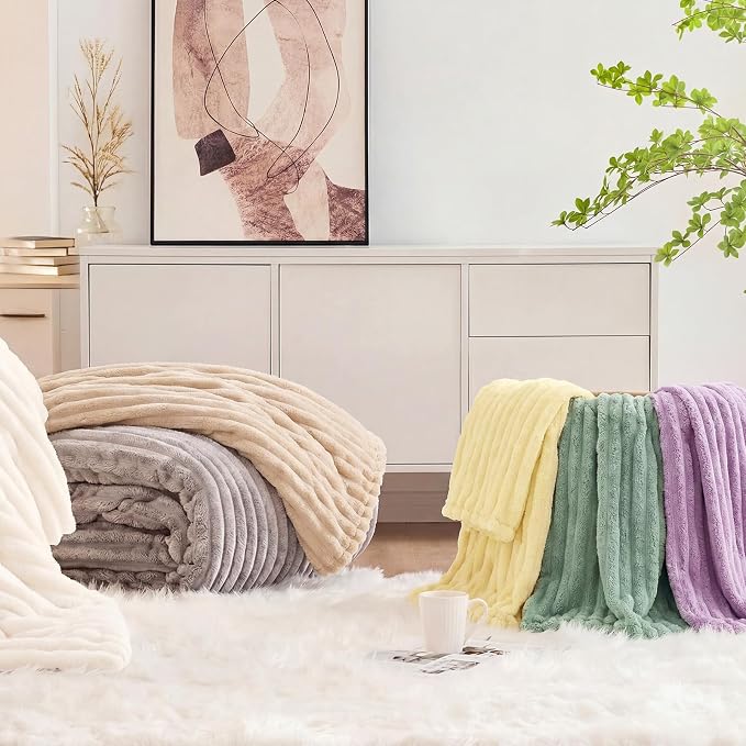 Sasttie Full Comforter Set 3 Pieces - Super Soft Fleece Comforters Full Size, 1 Luxury Warm Fuzzy Marshmallow Comforter with 2 Pillow Cases, Faux Fur Down Alternative Bedding Set, Cream White