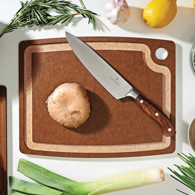 Epicurean Gourmet Series 14.5" × 11.25" Cutting Board in Nutmeg/Natural