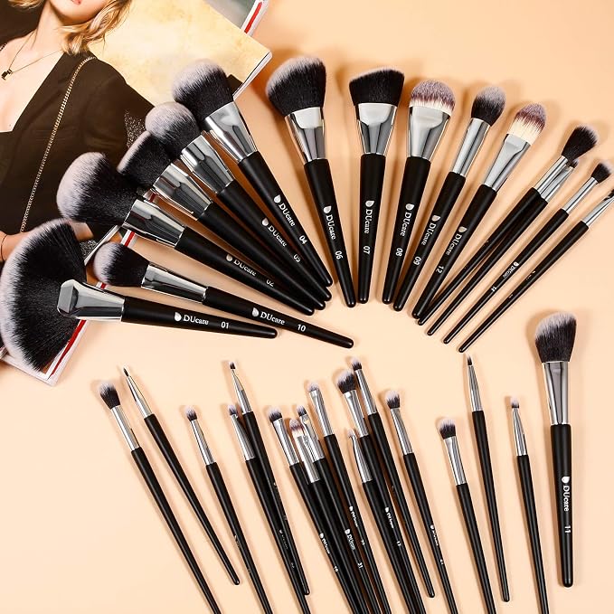 DUcare 32Pcs PRO Grade Makeup Brushes Set Premium Ultra-soft Synthetic Foundation Contour Powder Blush Concealer Eyeshadow Classic Black Professional Make up Brushes