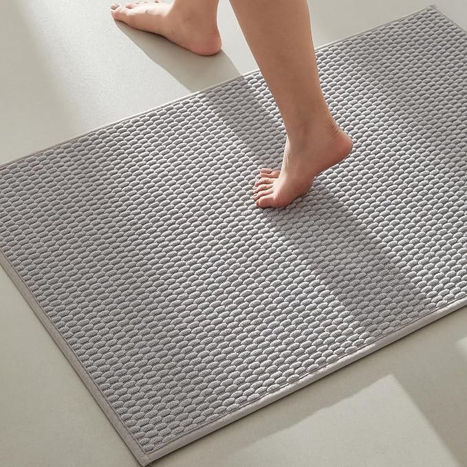 TYUU Bathroom Rugs Non Slip Washable, Super Absorbent Thin Bath Mat Quick Dry Low Pile Bathroom Rug, Light Grey 24"x36"