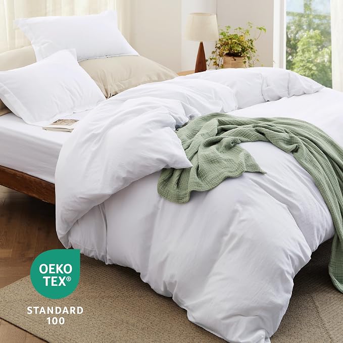 Bedsure Duvet Cover Full Size with Fitted Sheet - 4 Pieces Prewashed Polyester Soft Bedding Set, Includes 1 Duvet Cover 80x90 Inches with Zipper Closure, 2 Pillow Shams, 1 Fitted Sheet, Bright White