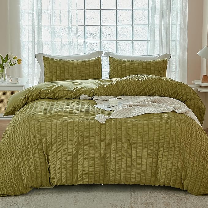 AveLom Olive Green Seersucker Duvet Cover Set King Size (104 x 90 inches), 3 Pieces (1 Duvet Cover + 2 Pillowcases), Ultra Soft Washed Microfiber, Textured Duvet Cover with Zipper Closure, Corner Ties