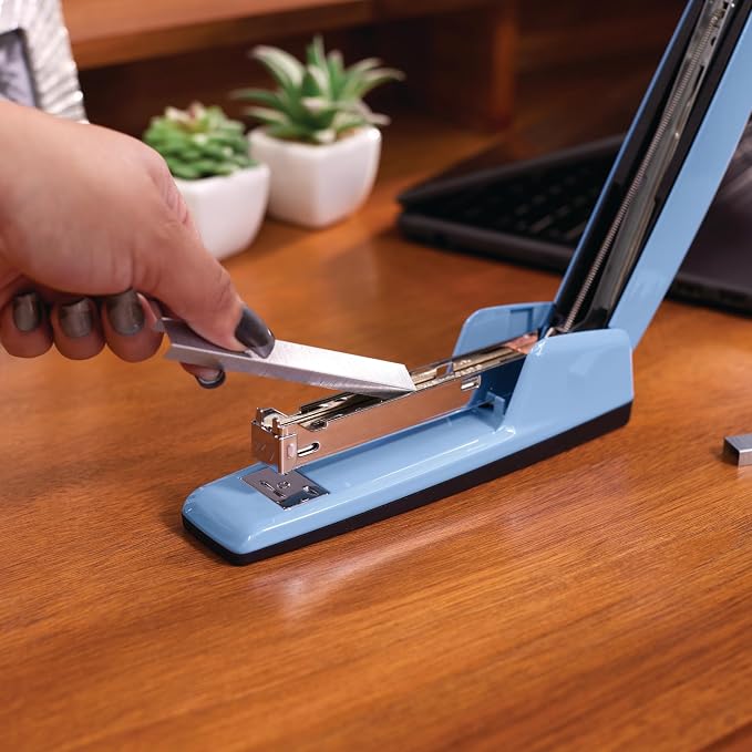 Swingline Stapler, 30 Sheet Capacity, 747 Business Stapler, Jam Free, Metal, Electric Blue (74722)