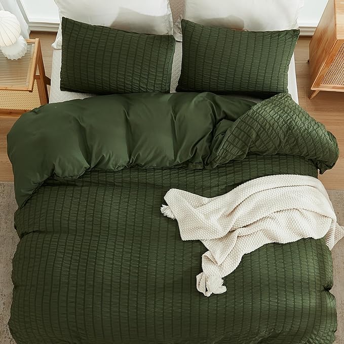 AveLom Olive Green Duvet Cover Queen Size, Textured Seersucker Duvet Cover Set, Soft Washed Microfiber with Zipper Closure and Corner Ties, 3 Pieces, 90" x 90" Duvet Cover & 2 Pillowcases