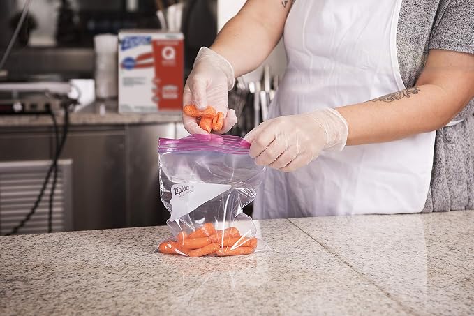 SC Johnson Professional, Ziploc Storage Bags, For Food Organization and Storage, Double Zipper Seal, Easy-Open Tabs Quart, 500 Count
