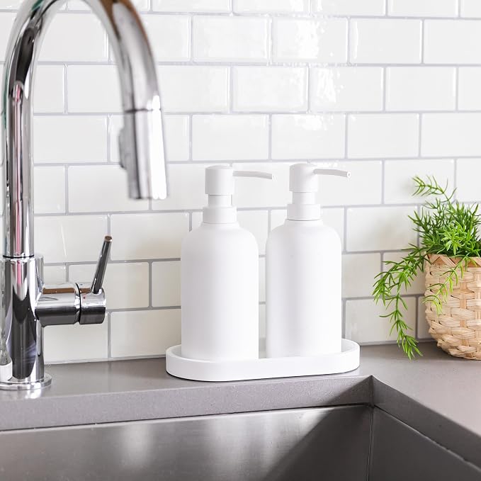 Matte White Round Soap Dispenser Set with Tray for Kitchen, Countertop & Bathroom – 2 Pack 15 oz Refillable Resin Pump Bottle for Dish Soap, Hand Soap, Shampoo, Conditioner – Non-Slip Protective Pads