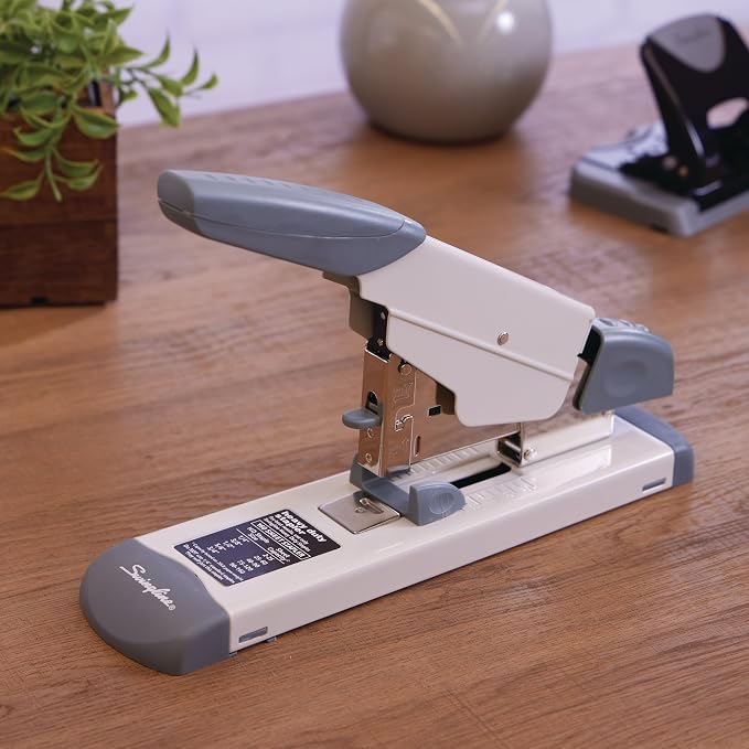 Swingline Heavy Duty Stapler, 160 Sheet Capacity, Includes Alignment Guide, Desktop Stapling, Platinum (39002)