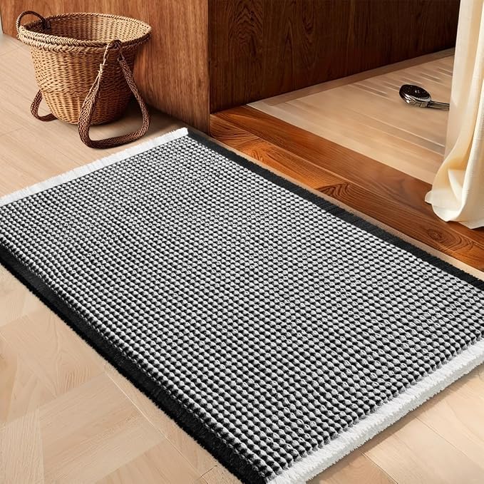 IM HOME Waffle Bath Mat Black & Cream 24"x17",Boho Woven Modern Bath Mat Rugs, Absorbent Non Slip Bathroom Rugs, Soft Washable Bath Rugs with Tassels for Bedroom, Kitchen, Shower, Tub