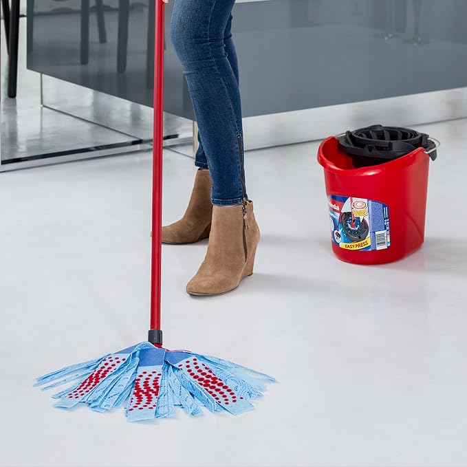 Vileda SuperMocio 3Action XL Mop & Bucket Set with Additional Refill | Includes Torsion Wringer for Faster Drying, Deep‑Cleaning 3 Power Zones Remove Stubborn Dirt, 3‑in‑1 XL Microfibre Mop Head