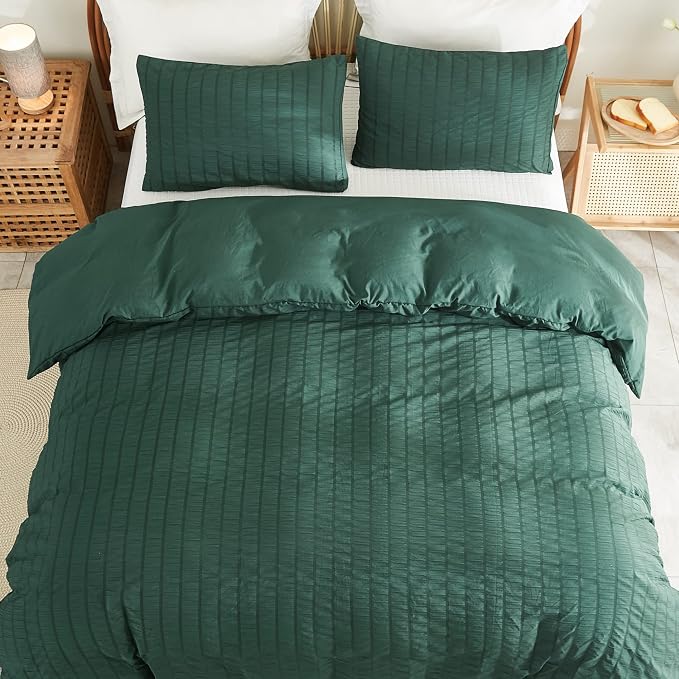 AveLom Dark Green Seersucker Duvet Cover Set King Size (104 x 90 inches), 3 Pieces (1 Duvet Cover + 2 Pillow Cases), Ultra Soft Washed Microfiber, Textured Duvet Cover with Zipper Closure, Corner Ties